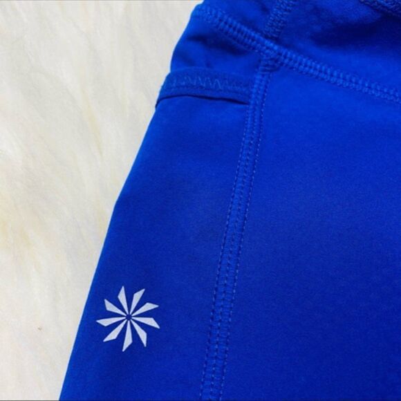 Athleta Dobby Be Free Capri pocket cropped Leggings - Picture 7 of 10
